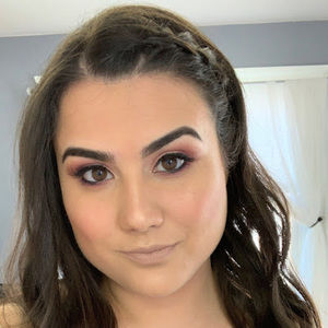 Meet your Posher, Alexia